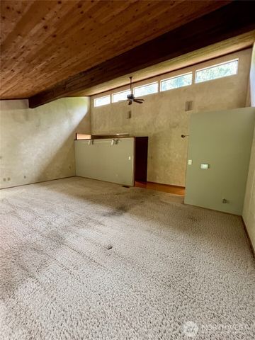 39045 258th Avenue SE, Enumclaw, WA 98022