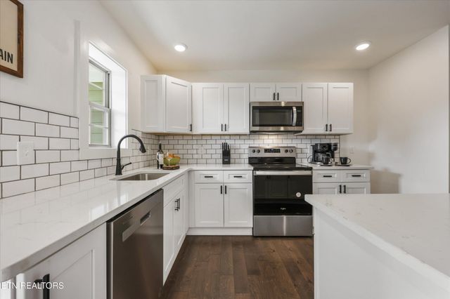 329 Ownby St, Gatlinburg, TN 37738