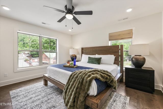 329 Ownby St, Gatlinburg, TN 37738
