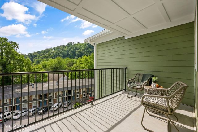 329 Ownby St, Gatlinburg, TN 37738