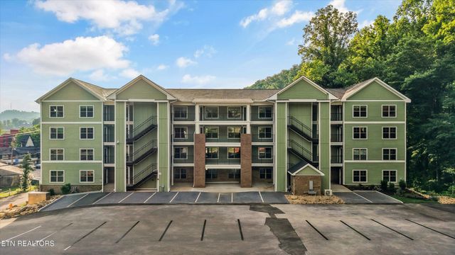 329 Ownby St, Gatlinburg, TN 37738