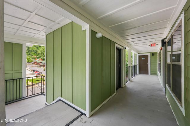 329 Ownby St, Gatlinburg, TN 37738