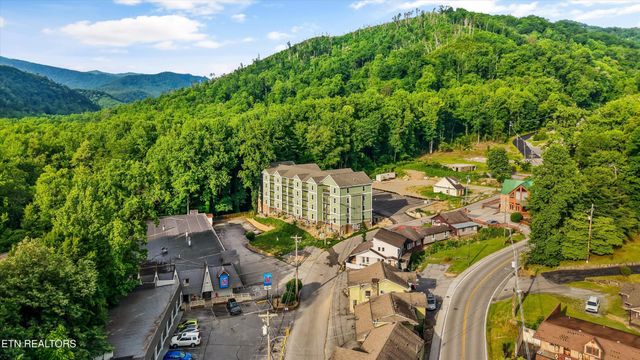 329 Ownby St, Gatlinburg, TN 37738