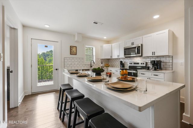 329 Ownby St, Gatlinburg, TN 37738
