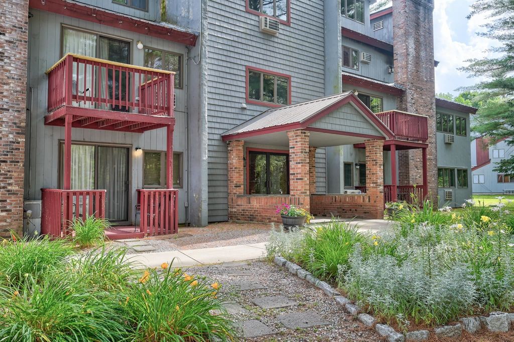 8 River Run Dr # J, Bartlett, NH 03812