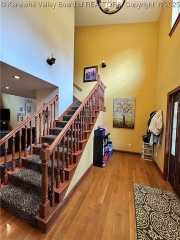 292 Winthrop Lane, Clendenin, WV 25045