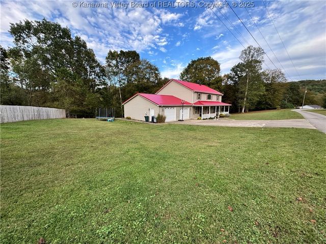 292 Winthrop Lane, Clendenin, WV 25045