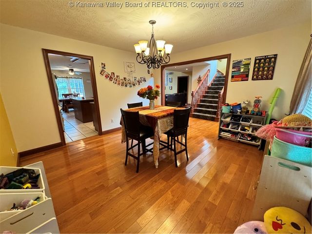 292 Winthrop Lane, Clendenin, WV 25045