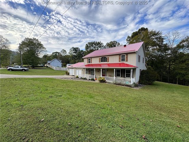 292 Winthrop Lane, Clendenin, WV 25045