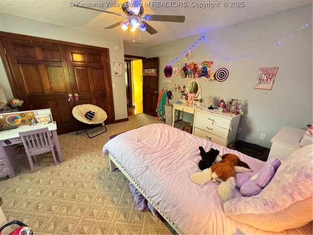 292 Winthrop Lane, Clendenin, WV 25045