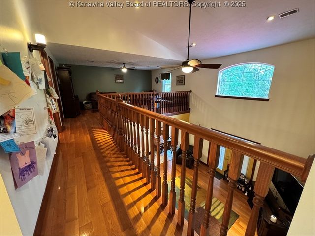 292 Winthrop Lane, Clendenin, WV 25045