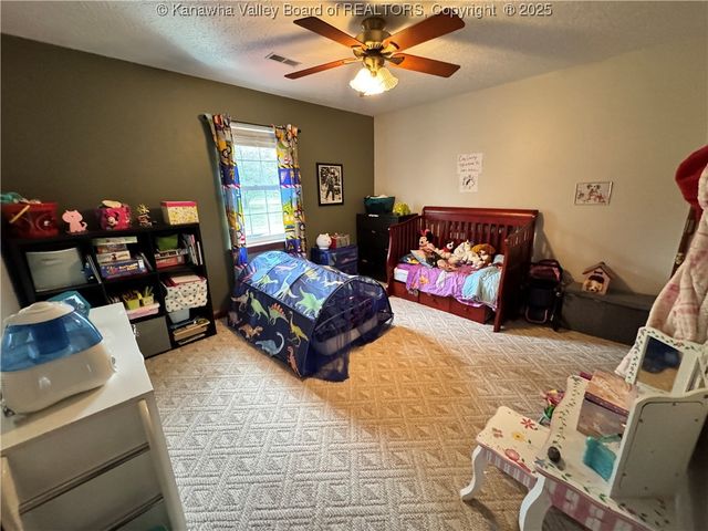 292 Winthrop Lane, Clendenin, WV 25045