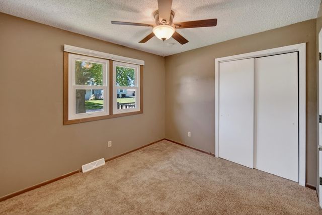 206 Spruce Hills Drive, Cedar Falls, IA 50613