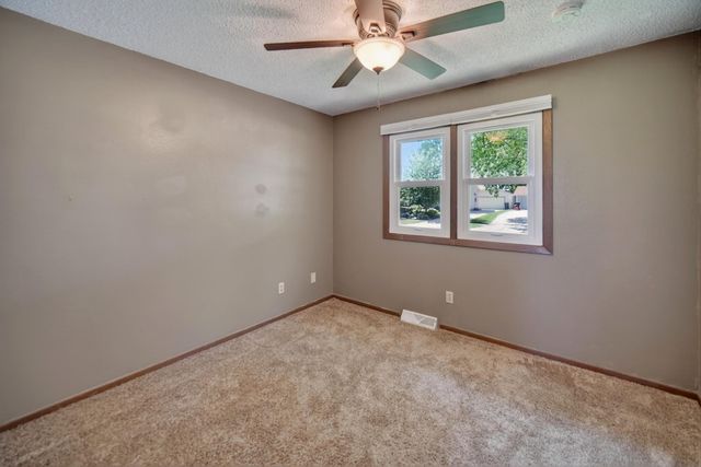 206 Spruce Hills Drive, Cedar Falls, IA 50613