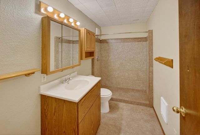 206 Spruce Hills Drive, Cedar Falls, IA 50613
