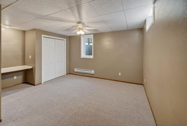 206 Spruce Hills Drive, Cedar Falls, IA 50613