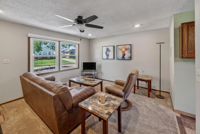 206 Spruce Hills Drive, Cedar Falls, IA 50613