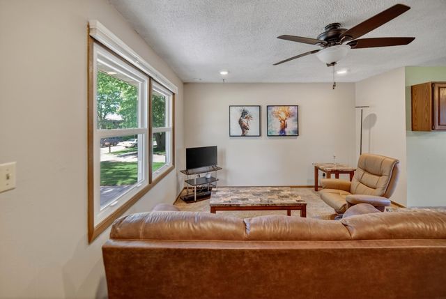206 Spruce Hills Drive, Cedar Falls, IA 50613