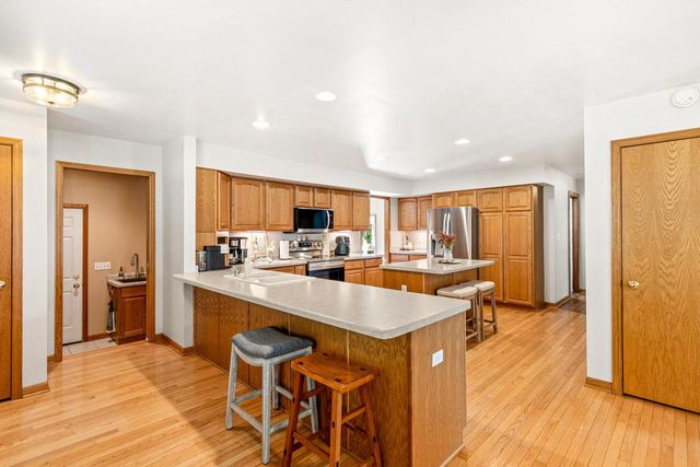248 E Ottawa AVENUE, Dousman, WI 53118