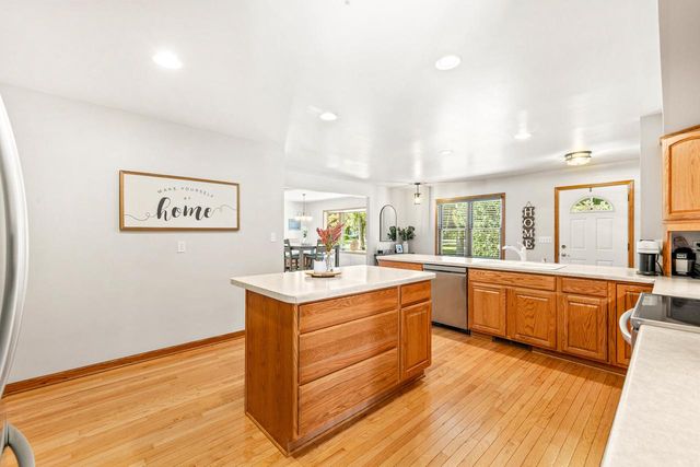 248 E Ottawa AVENUE, Dousman, WI 53118