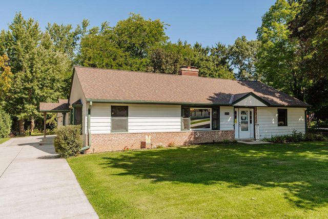 248 E Ottawa AVENUE, Dousman, WI 53118