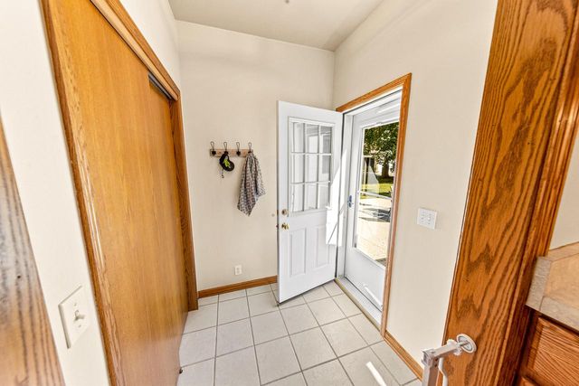 248 E Ottawa AVENUE, Dousman, WI 53118