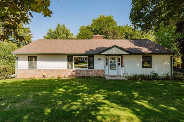 248 E Ottawa AVENUE, Dousman, WI 53118