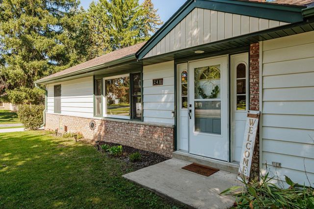248 E Ottawa AVENUE, Dousman, WI 53118