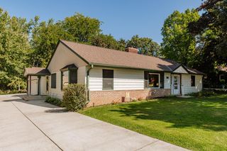 248 E Ottawa AVENUE, Dousman, WI 53118