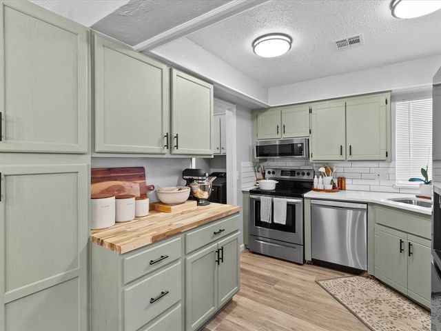 11904 O Casey Street, Yukon, OK 73099