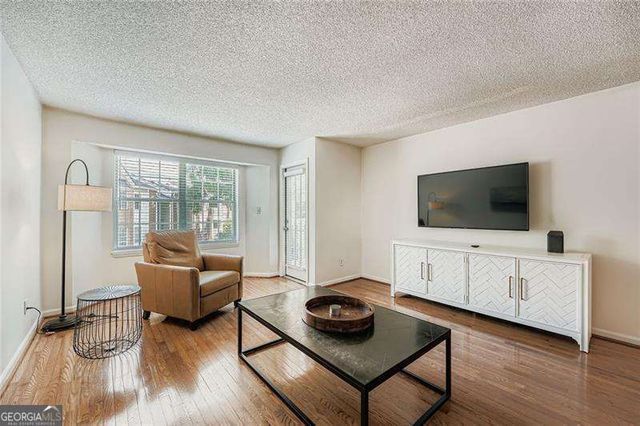 4109 Chastain Park Court NE, Atlanta, GA 30342