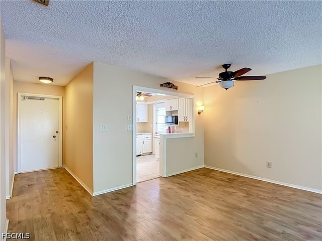 842 Pangola DR, North Fort Myers, FL 33903