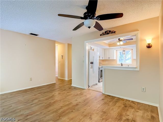 842 Pangola DR, North Fort Myers, FL 33903