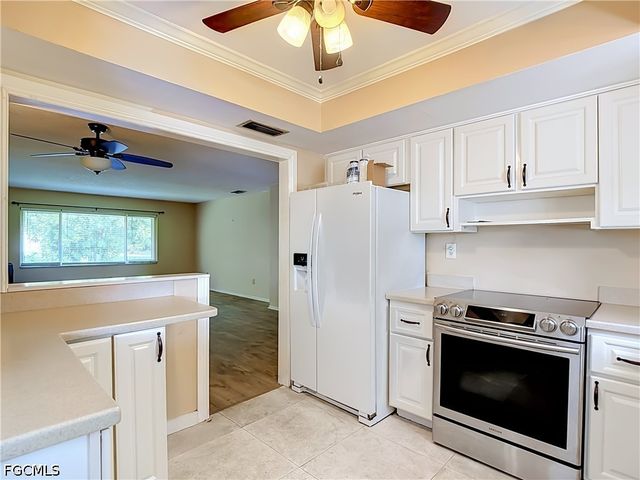 842 Pangola DR, North Fort Myers, FL 33903
