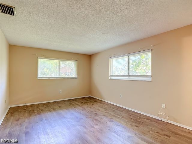 842 Pangola DR, North Fort Myers, FL 33903