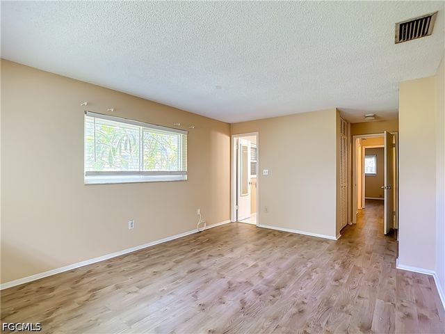 842 Pangola DR, North Fort Myers, FL 33903