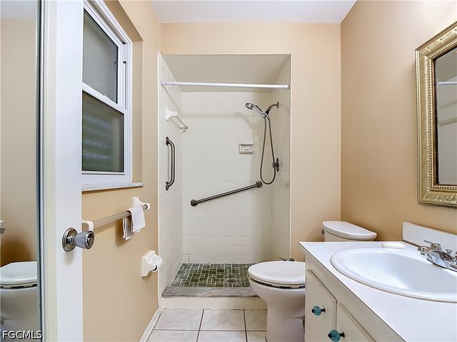 842 Pangola DR, North Fort Myers, FL 33903