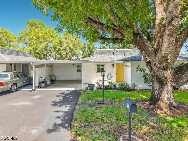 842 Pangola DR, North Fort Myers, FL 33903