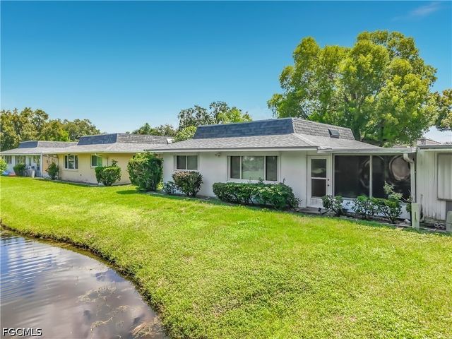 842 Pangola DR, North Fort Myers, FL 33903