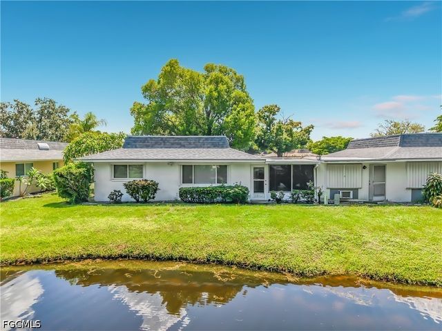 842 Pangola DR, North Fort Myers, FL 33903