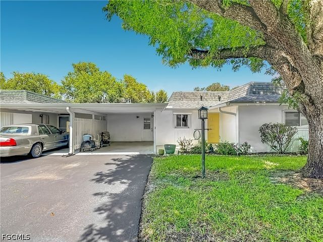 842 Pangola DR, North Fort Myers, FL 33903