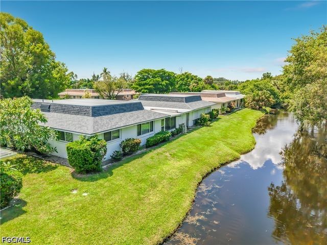 842 Pangola DR, North Fort Myers, FL 33903