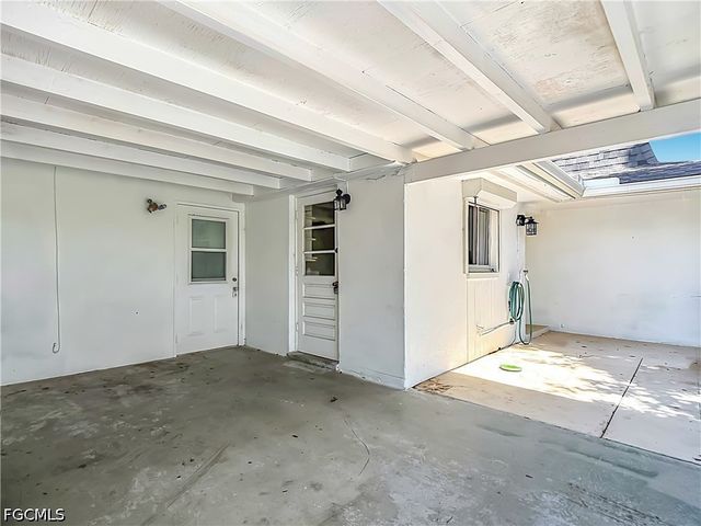 842 Pangola DR, North Fort Myers, FL 33903