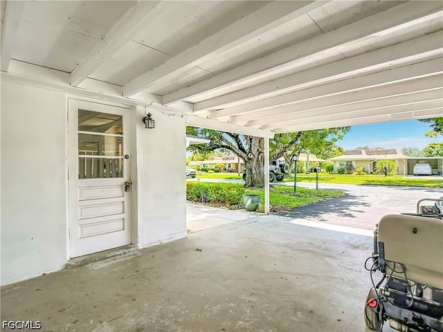 842 Pangola DR, North Fort Myers, FL 33903