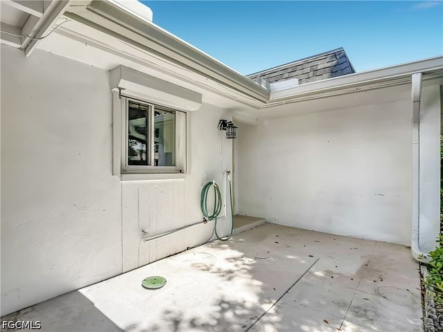 842 Pangola DR, North Fort Myers, FL 33903