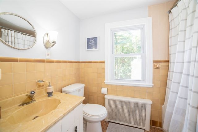 119 Newton Ave N, Worcester, MA 01609