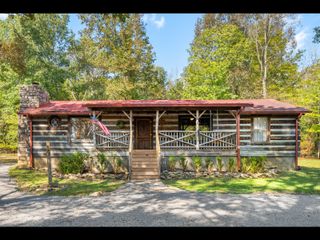 1090 Derryberry Cemetery Rd, Columbia, TN 38401