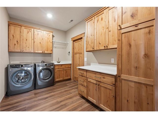 1093 Legend Lane, River Falls, WI 54022
