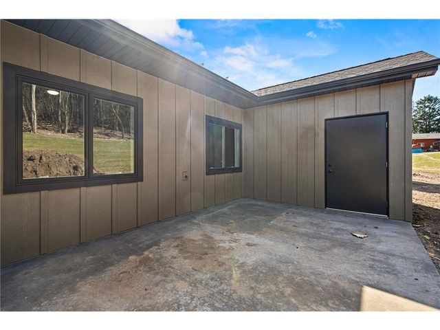 1093 Legend Lane, River Falls, WI 54022