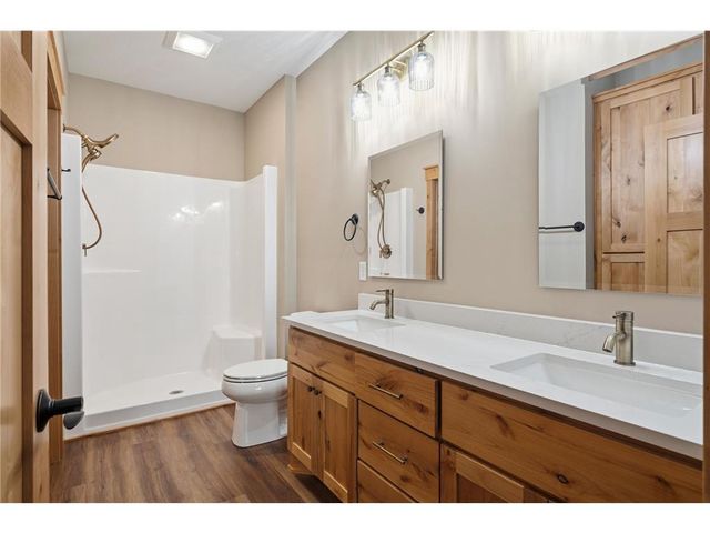 1093 Legend Lane, River Falls, WI 54022